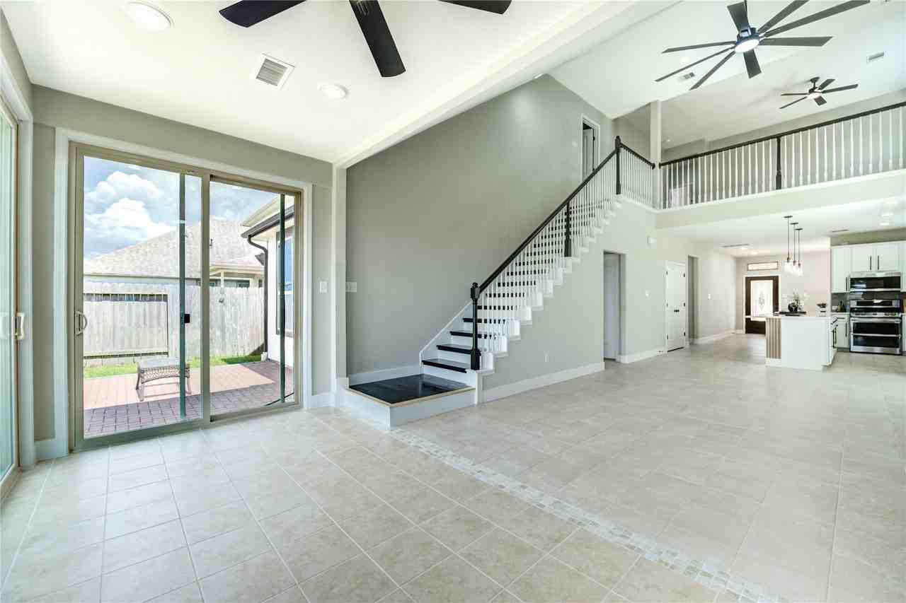 5435 Baronet Dr #5435 - Photo 6 of 40