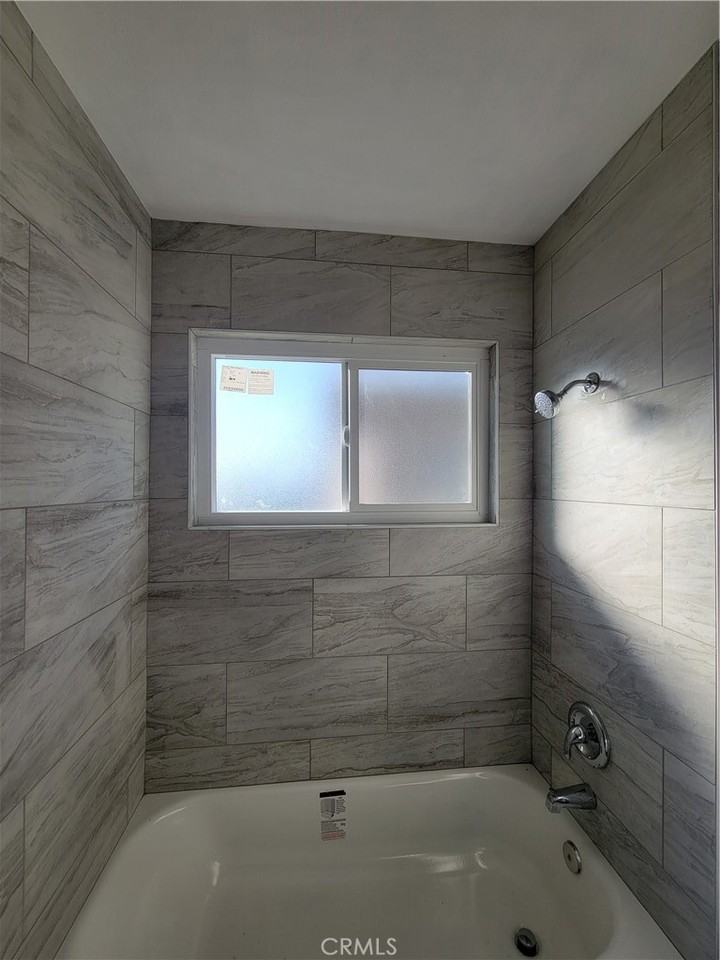 409 E Market St #409 - Photo 3 of 7