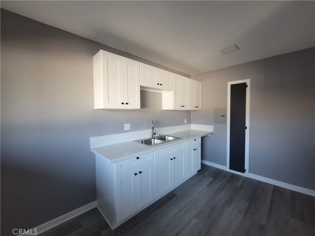 409 E Market St #409 - Photo 5 of 7