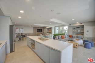 160 S Ventura Ave - Photo 1 of 1