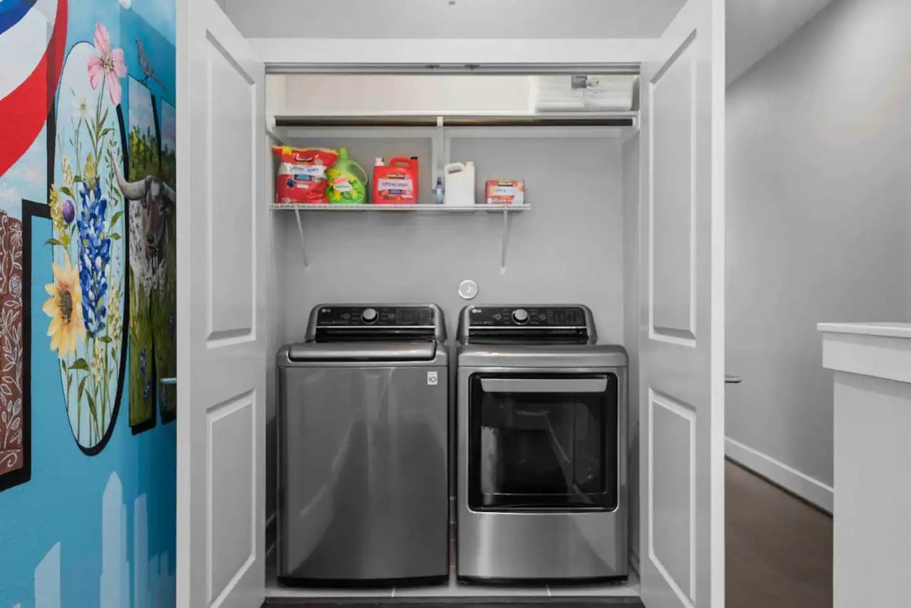 4202 Gillespie St #4202A - Photo 5 of 20