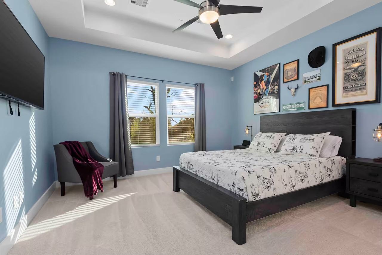 4202 Gillespie St #4202A - Photo 7 of 20