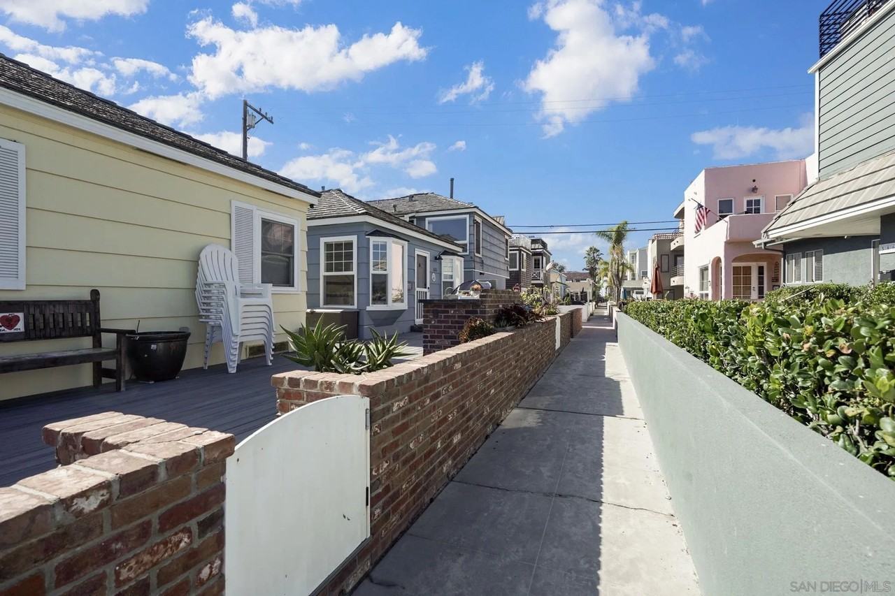 831 Tangiers Ct #831 - Photo 3 of 20