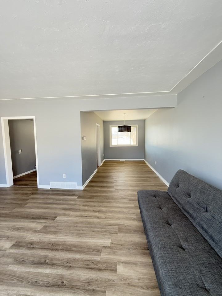 Perth Ave - Photo 4 of 14