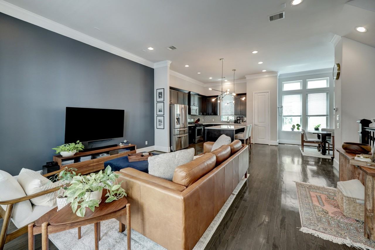 2231 Chenevert St #2231 - Photo 2 of 26