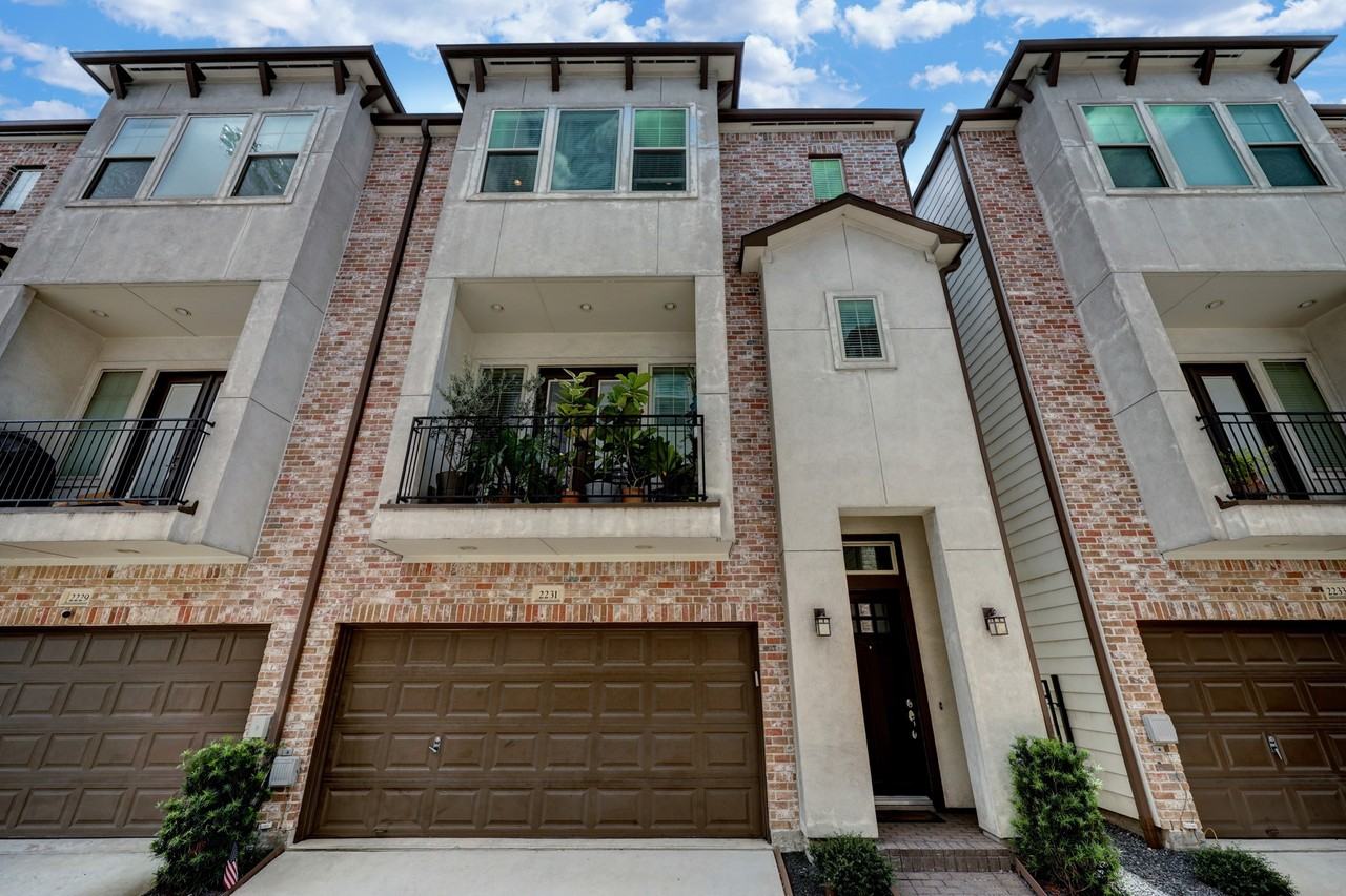 2231 Chenevert St #2231 - Photo 3 of 26