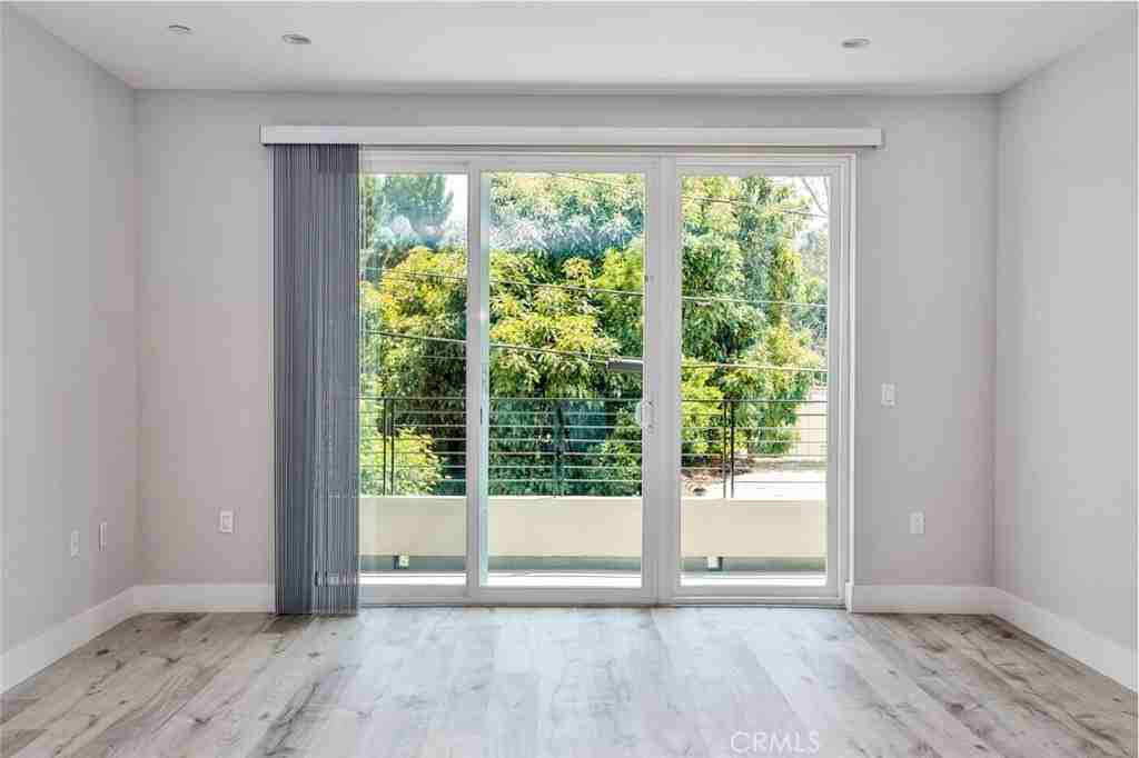 10718 Acama St #10718-203 - Photo 2 of 4