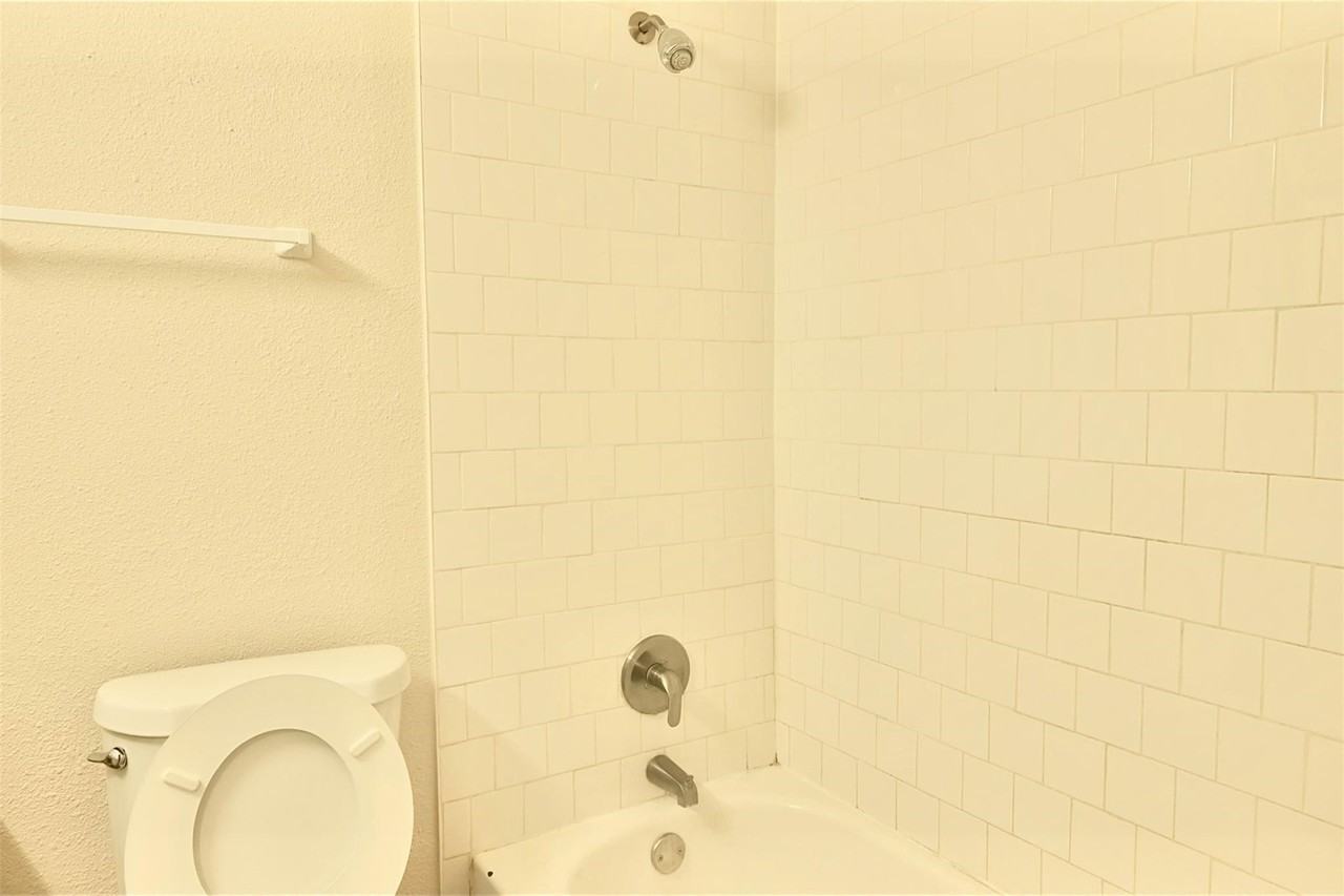 12603 Ashford Meadow Dr #12603D - Photo 5 of 21