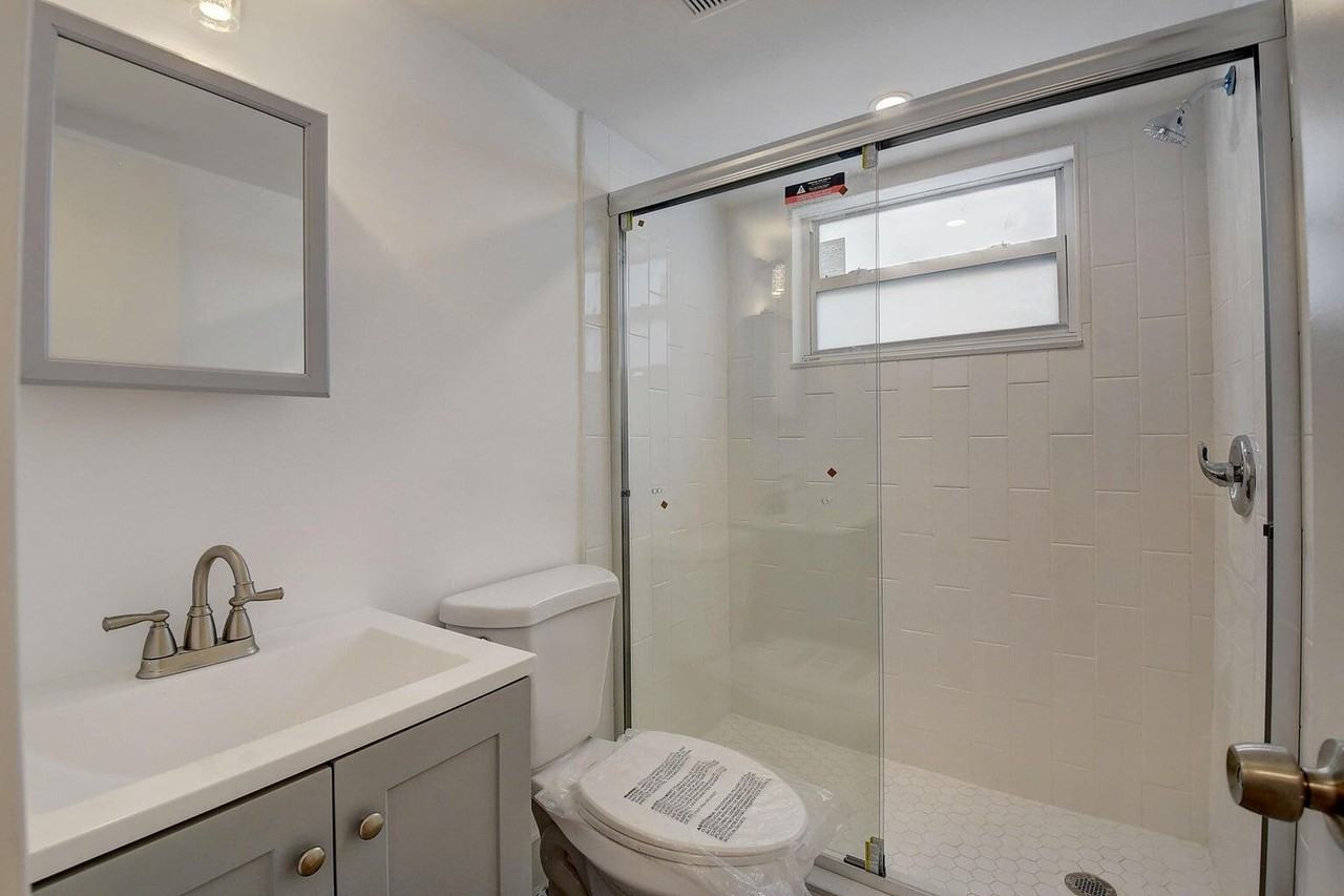 525 S Broadway #525 - Photo 2 of 19