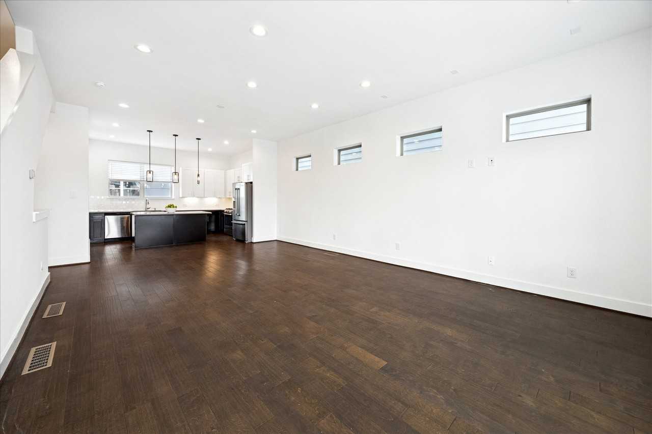 2612 Bastrop St #2612 - Photo 4 of 25