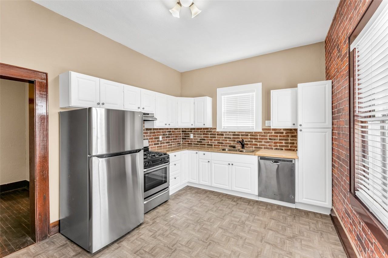 3010 Avenue Q #3010-3 - Photo 5 of 9