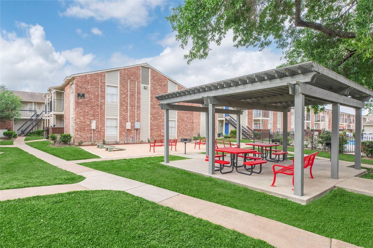 3401 Ocee St #3401-304 - Photo 4 of 6