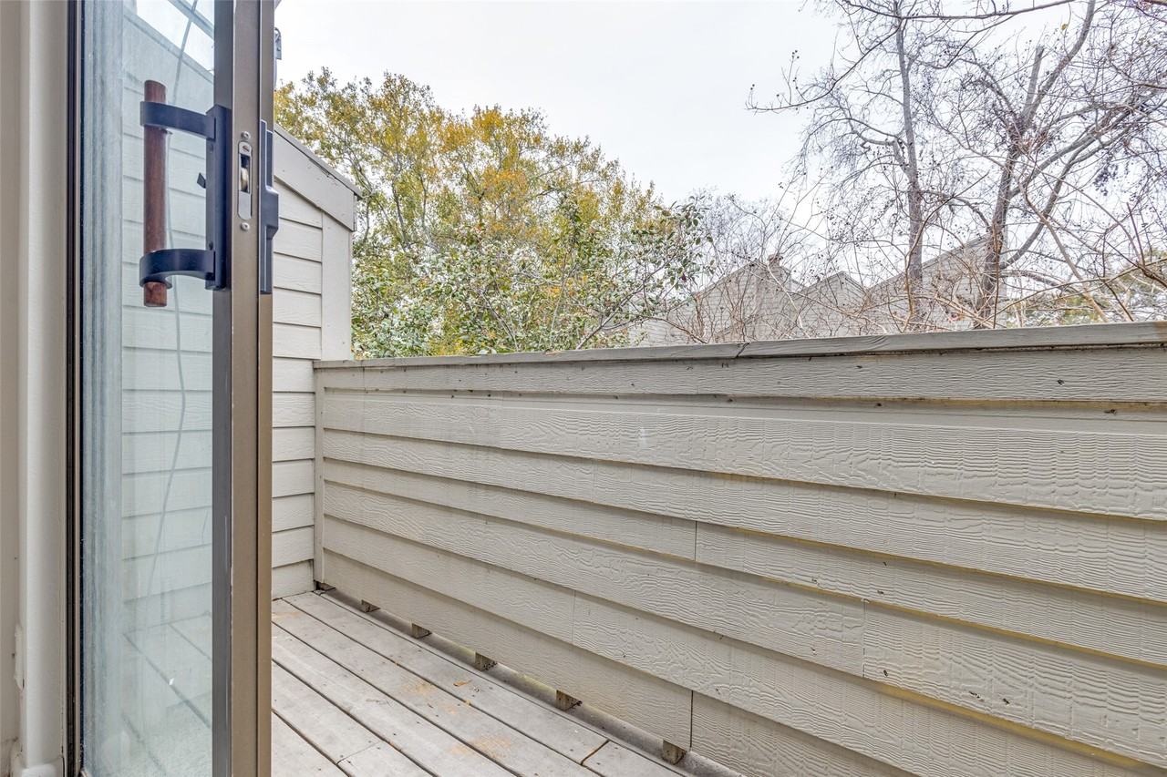 1643 S Kirkwood Rd #1643 - Photo 2 of 32