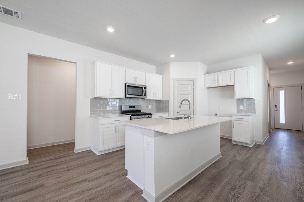 225 New Hampton Way #225 - Photo 4 of 34