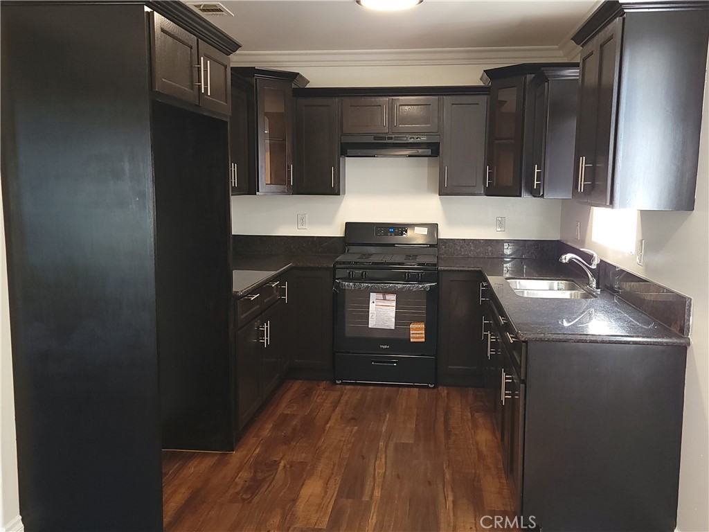 1719 W 39th Pl #1719 - Photo 6 of 11