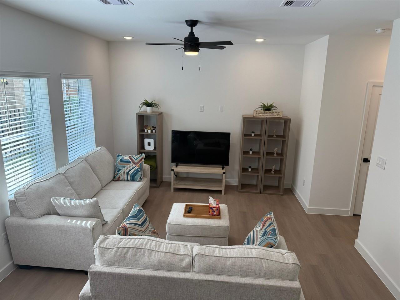 11621 Waldemar Dr #11621 - Photo 5 of 17