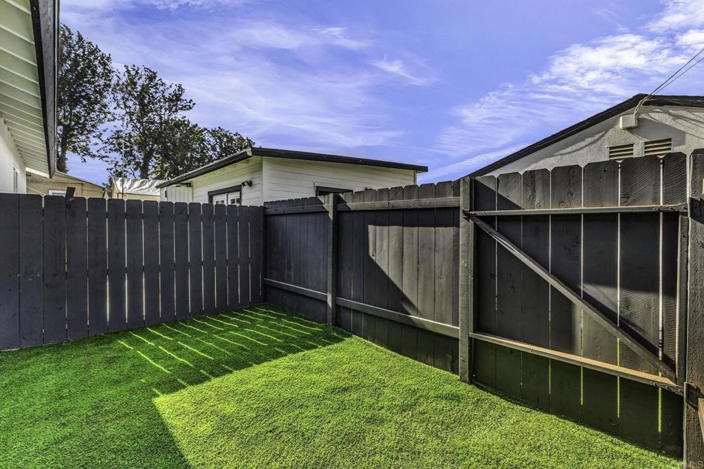 2031 E Ave #2031 - Photo 7 of 25