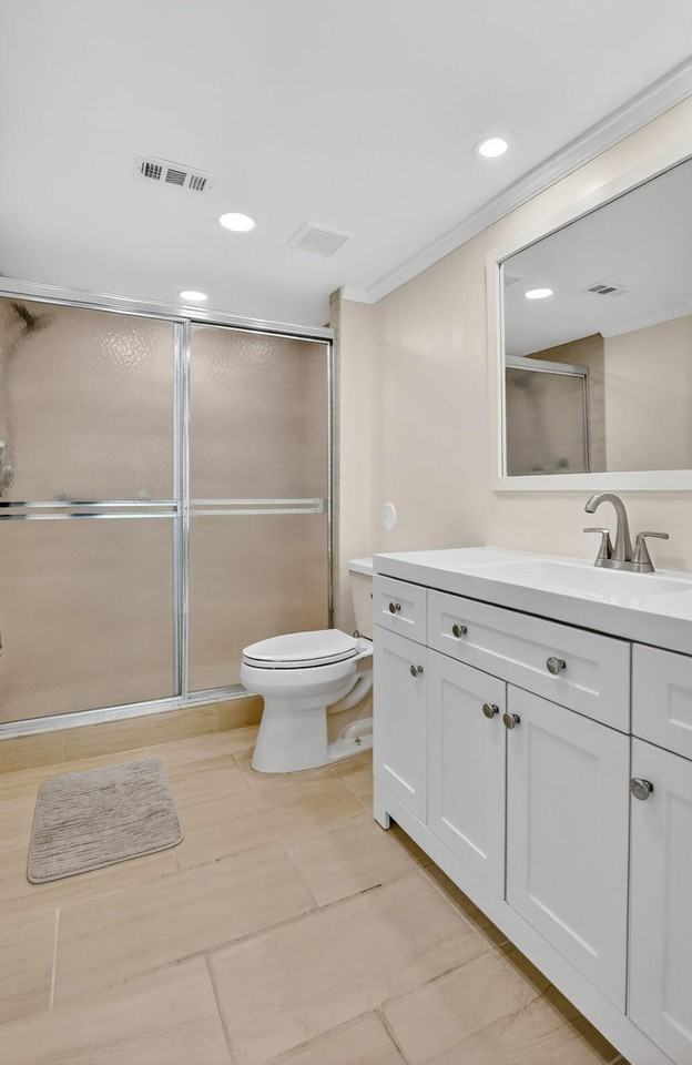 18731 Stewart Cir #18731-5 - Photo 3 of 32