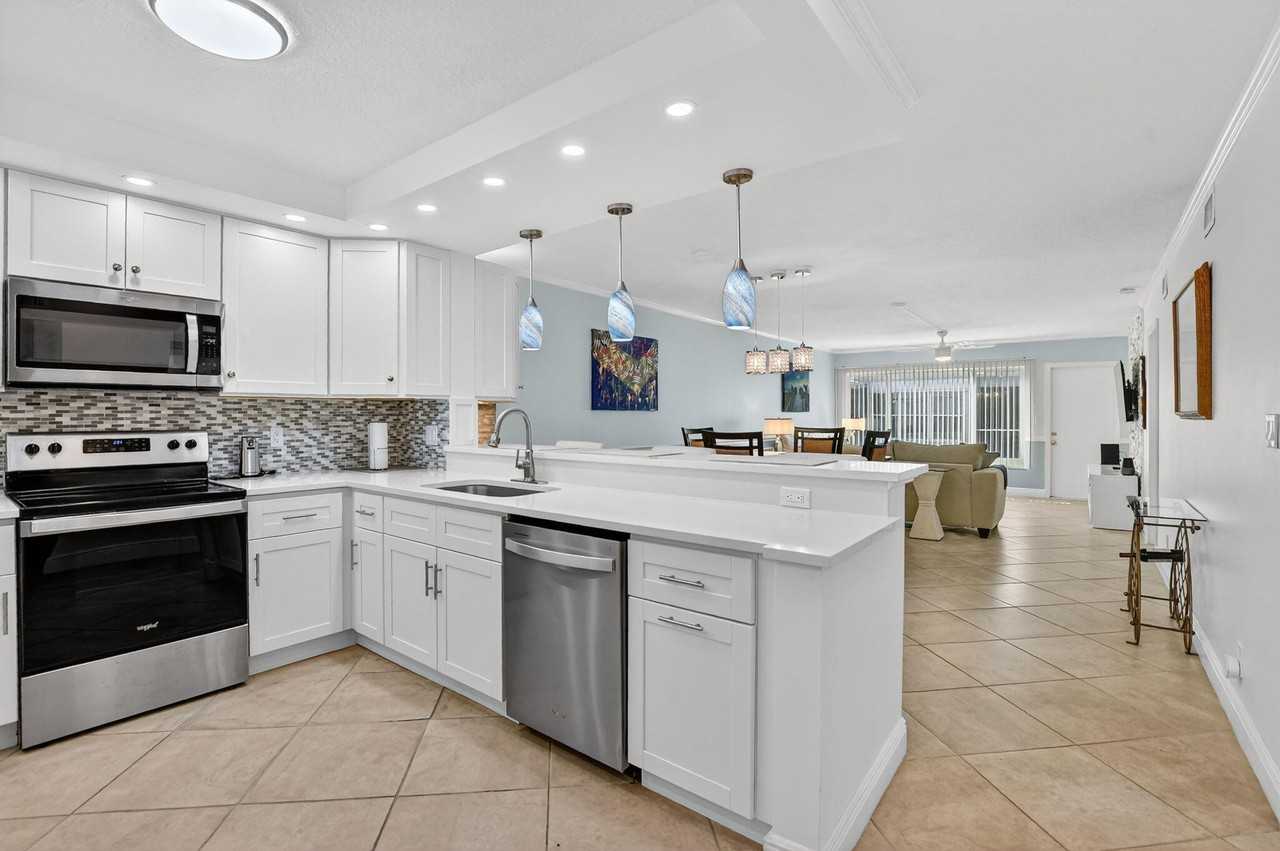 18731 Stewart Cir #18731-5 - Photo 6 of 32