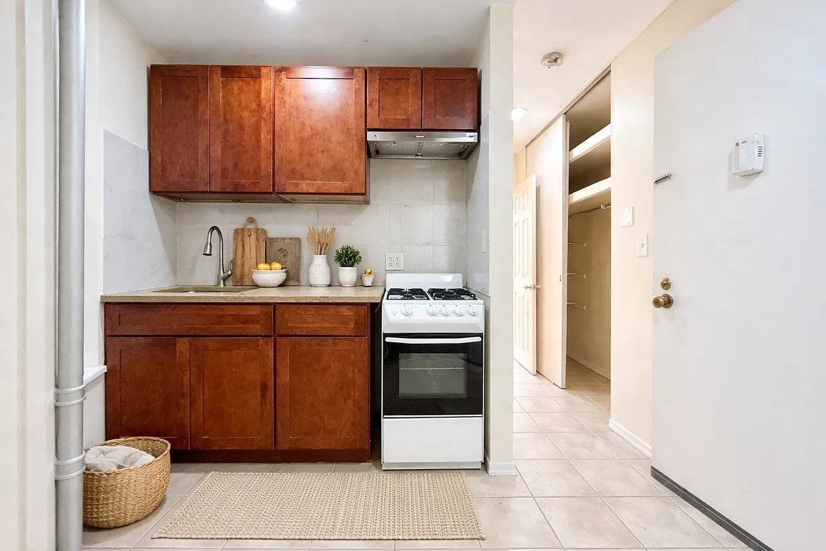 311 E 105th St #4A - Photo 3 of 4