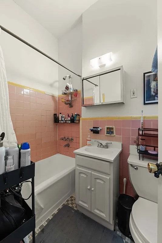 139 W 80th St #3A - Photo 6 of 6