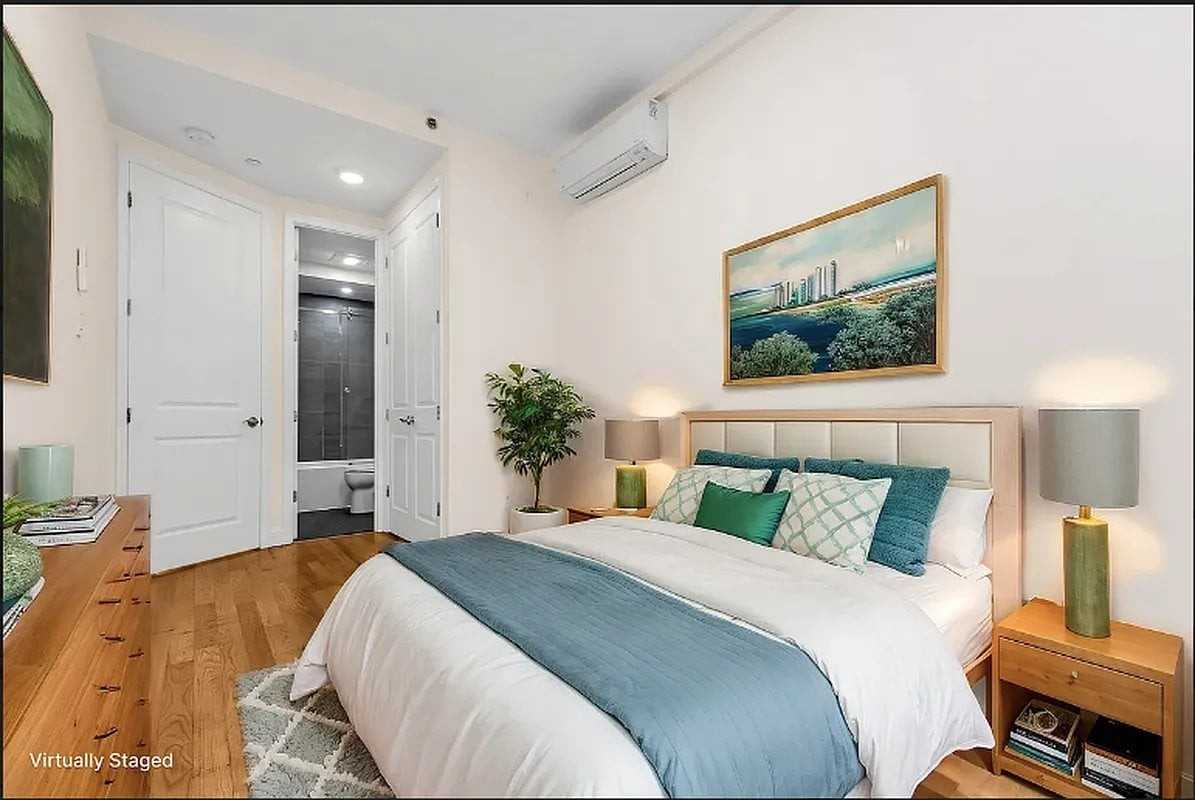 341 W 48th St #1 - Photo 3 of 6