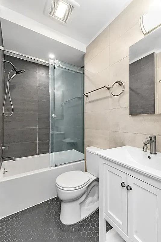 341 W 48th St #1 - Photo 5 of 6