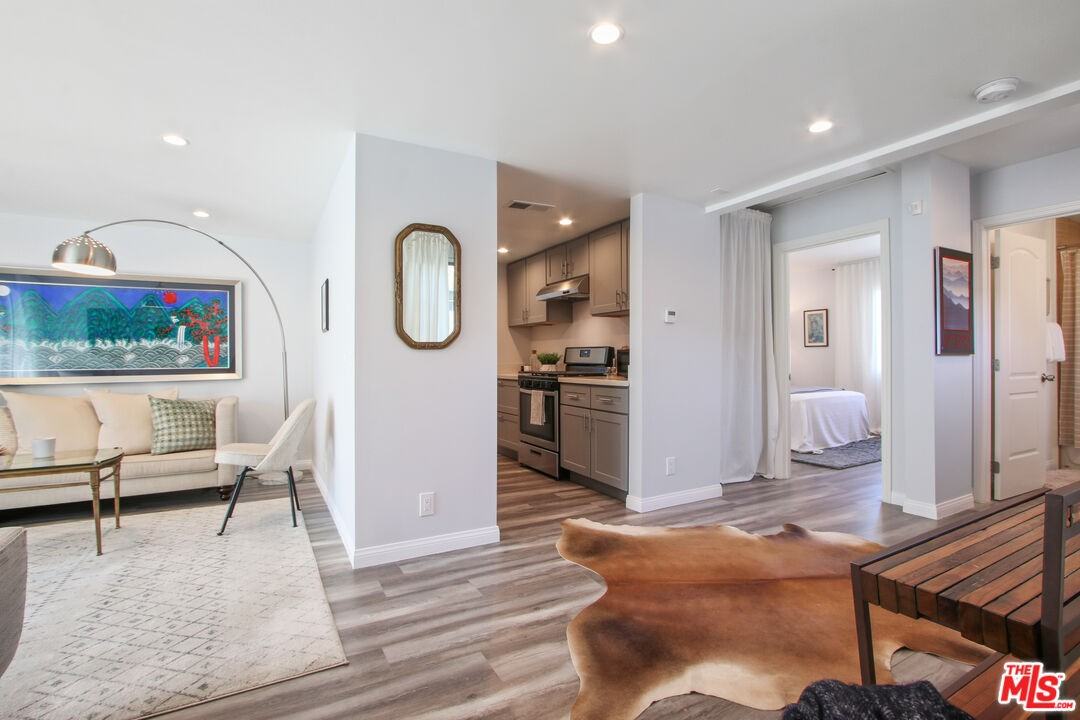 6438 Rhea Ave #6438 - Photo 4 of 9