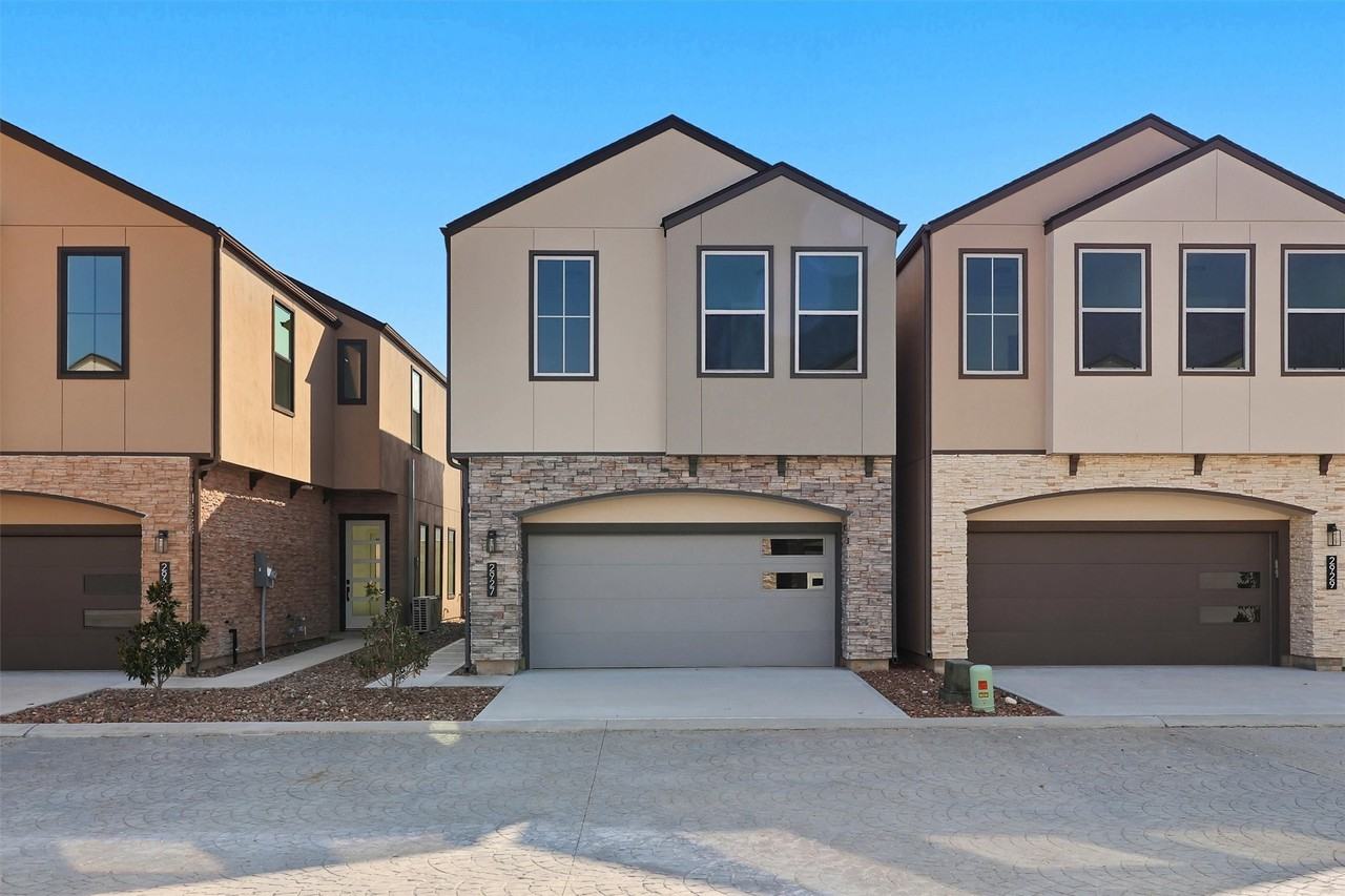 2927 El Fenice Ln #2927 - Photo 3 of 47