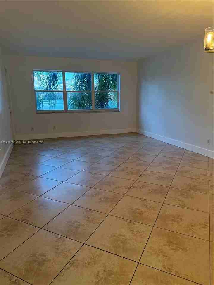 33179 Ojus #18901-204 - Photo 5 of 5