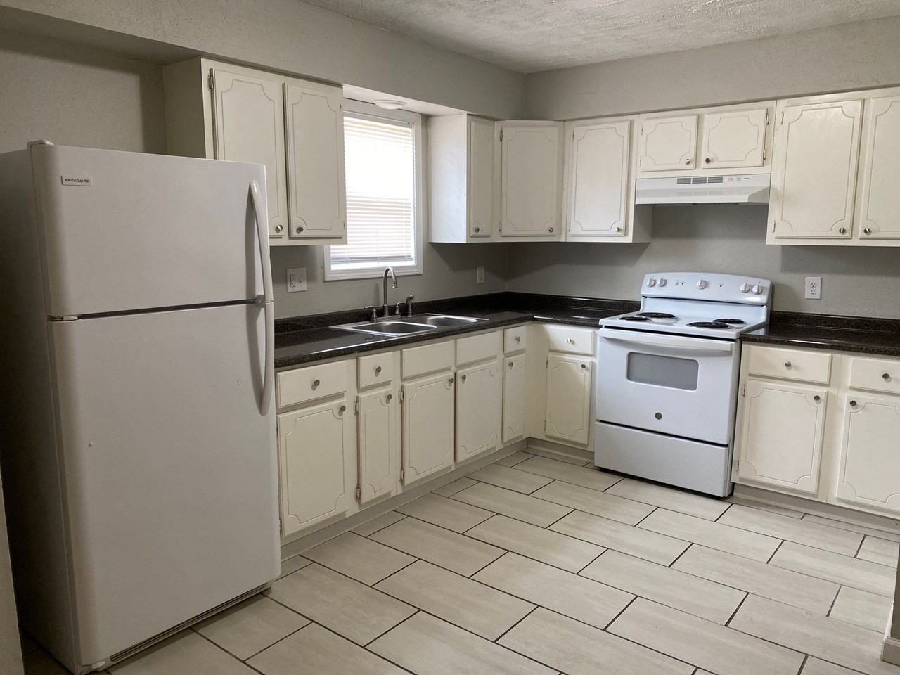 1150 Hollywood Drive #510 - Photo 2 of 6