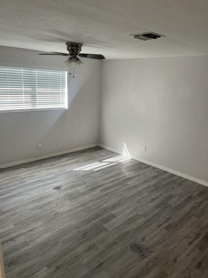 5706 Candlewood Ave #5706 - Photo 5 of 8