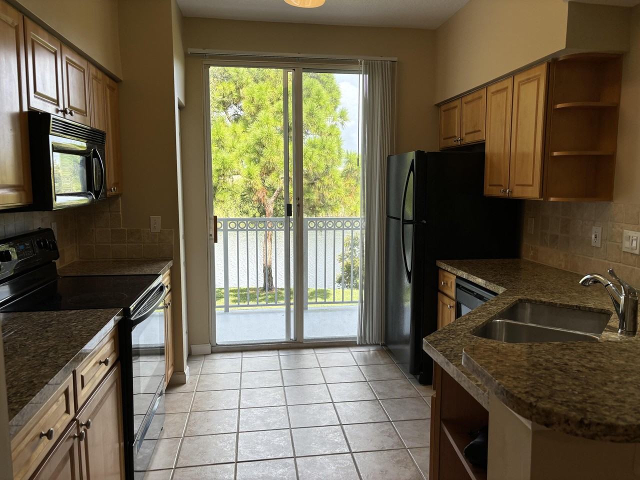 2048 Alta Meadows Ln #2048-2009 - Photo 2 of 30