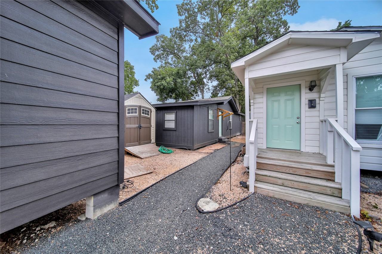 1710 Shelby St #1710A - Photo 3 of 20