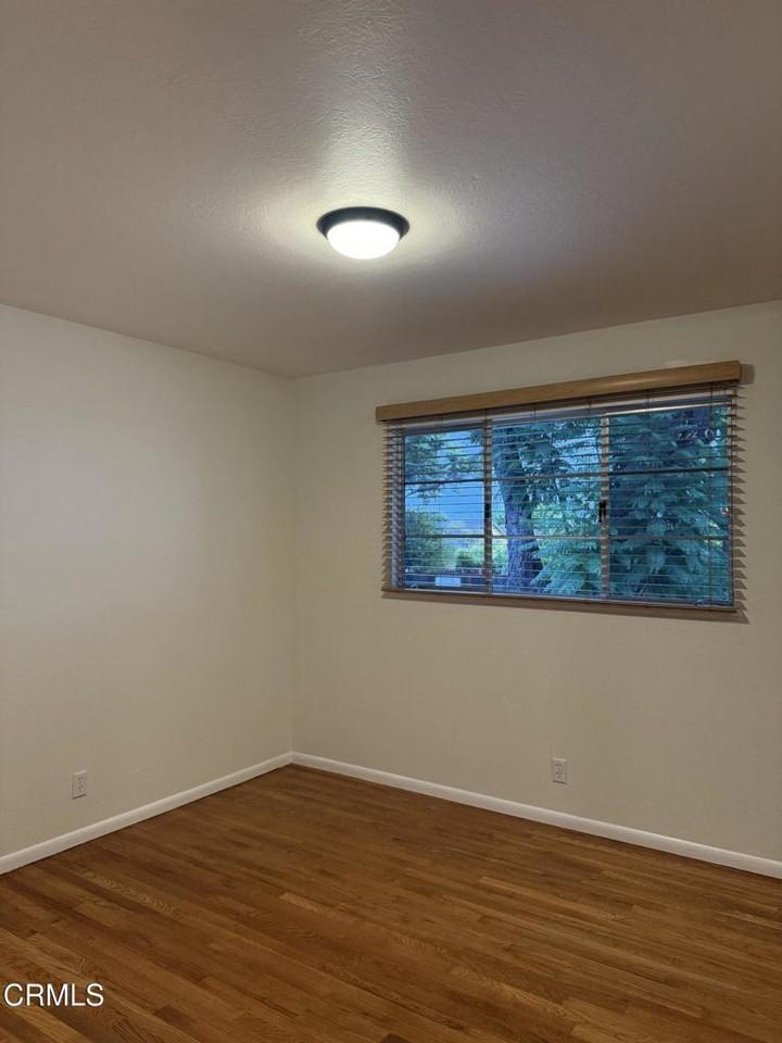 5651 N Bryn Mawr St #5651 - Photo 4 of 17