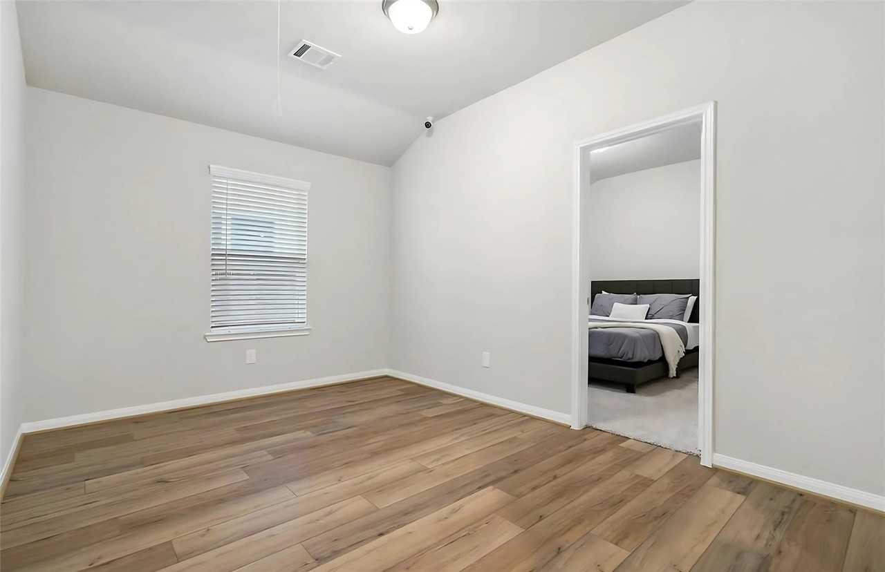 205 Cresta Cove Ct #205 - Photo 3 of 27