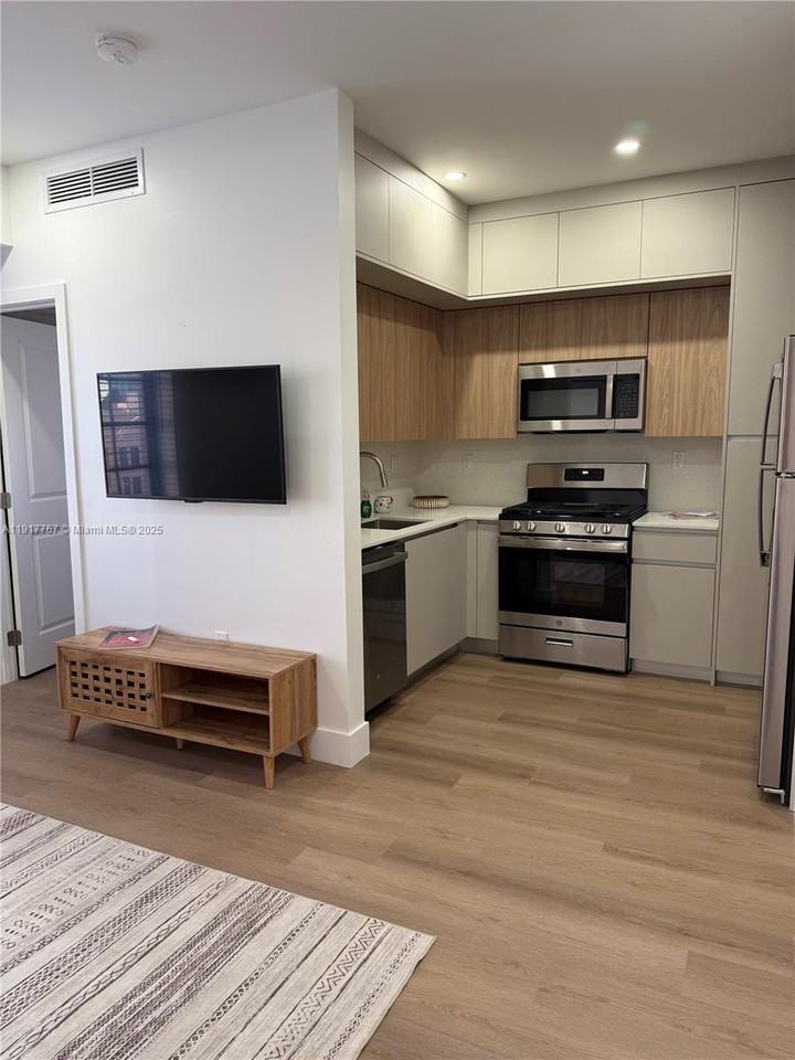 Flamingo-Lummus #1619-307 - Photo 2 of 5