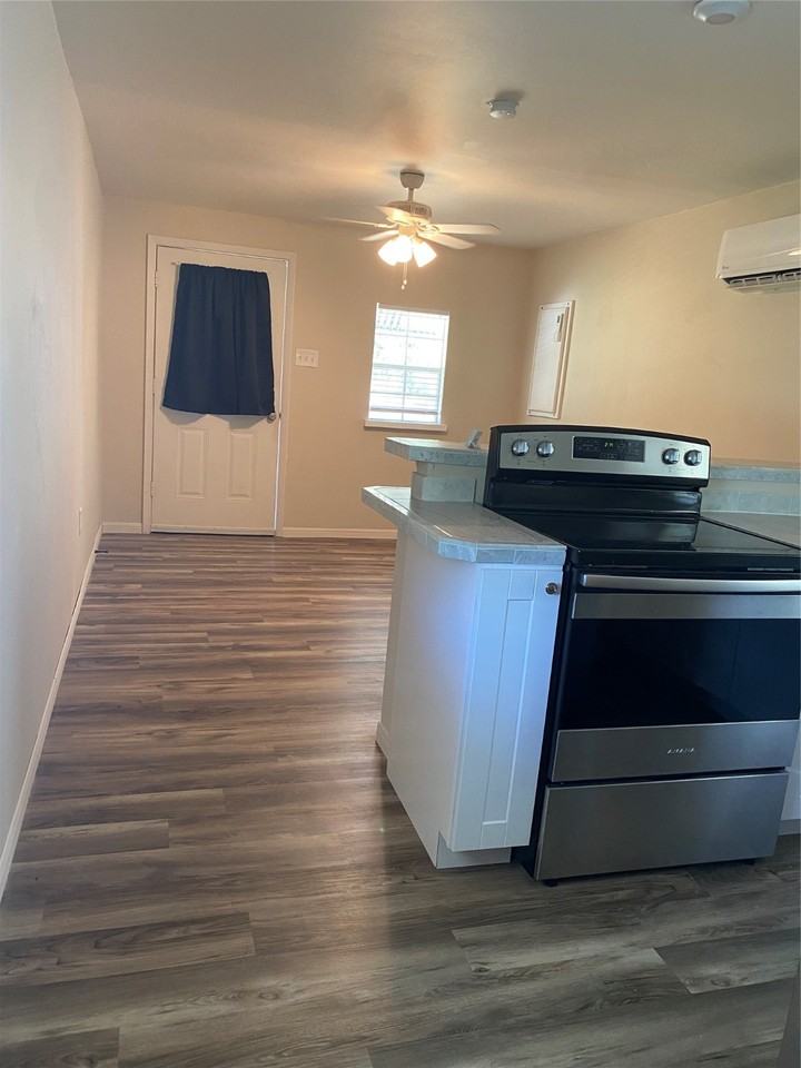 8992A Greenwood Dr #8992 - Photo 2 of 14