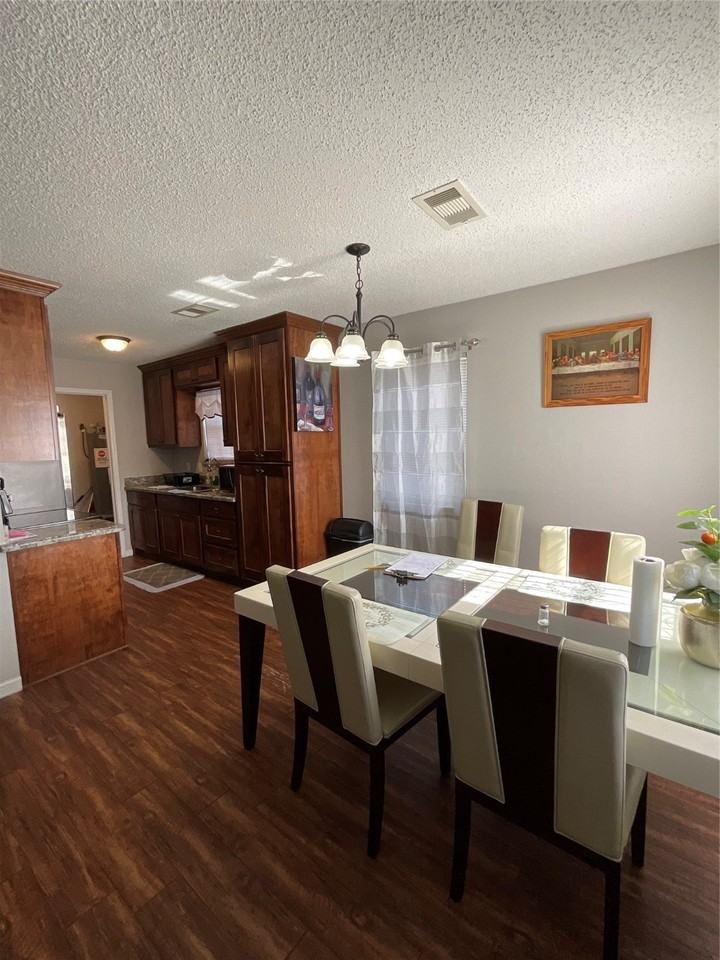 2515 Harris St #2515 - Photo 3 of 16