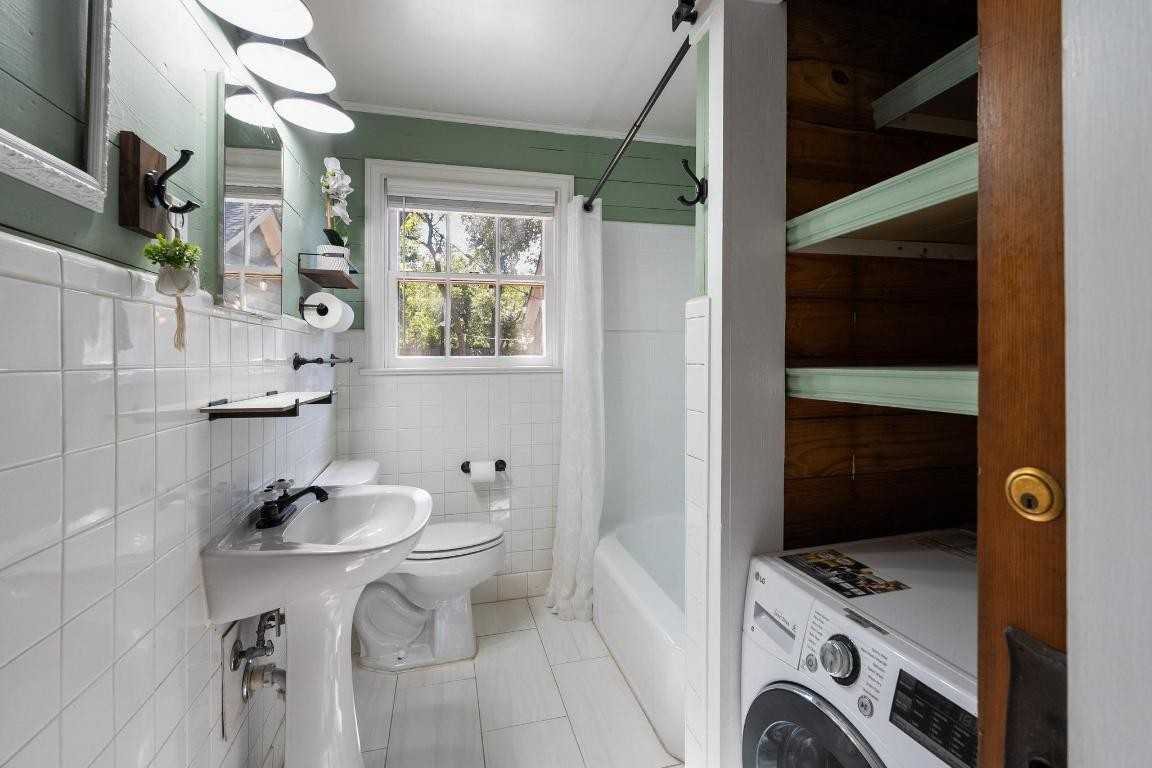 1707 Lexington St #1707 - Photo 3 of 29