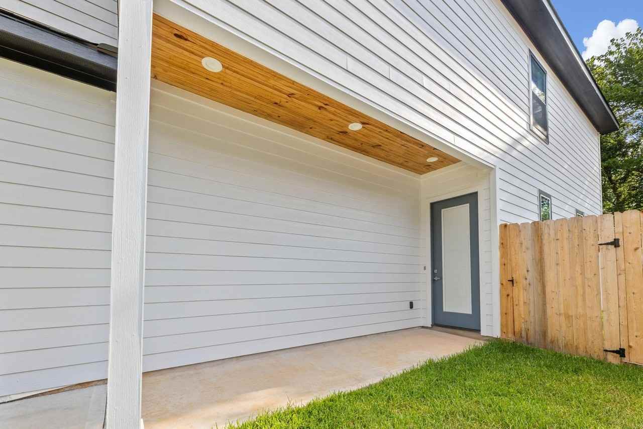 518 Clinton St #518B - Photo 6 of 50