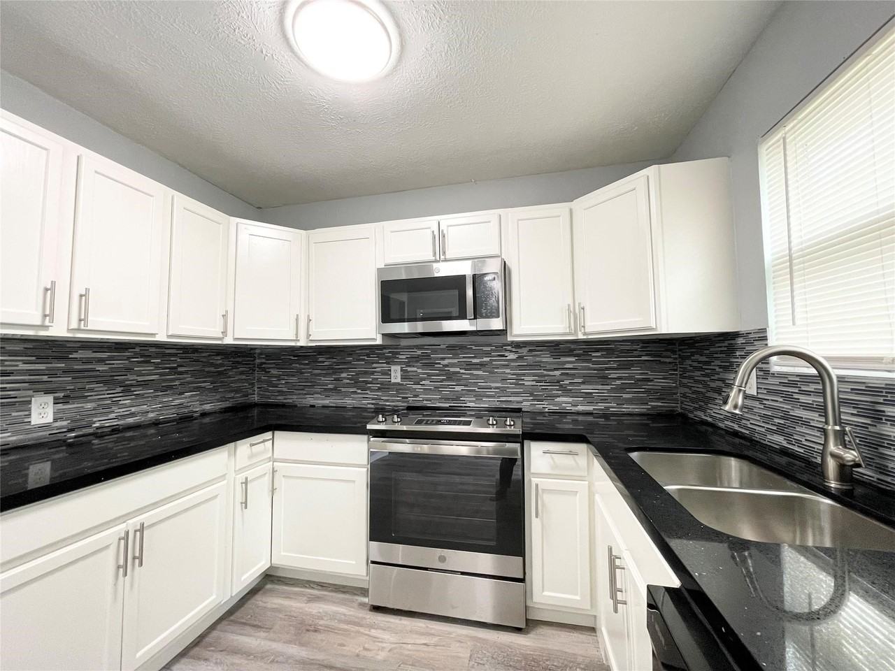 2036 2036 County Road 3434N North #2036 - Photo 3 of 36