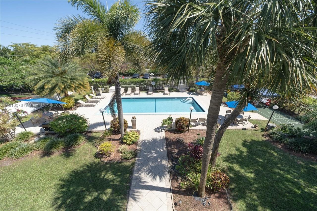 701 Ne 1st Ct #701-303 - Photo 3 of 18