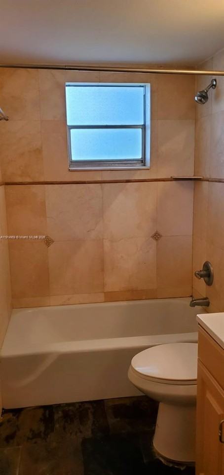 1701 Washington St #1701-202 - Photo 5 of 9