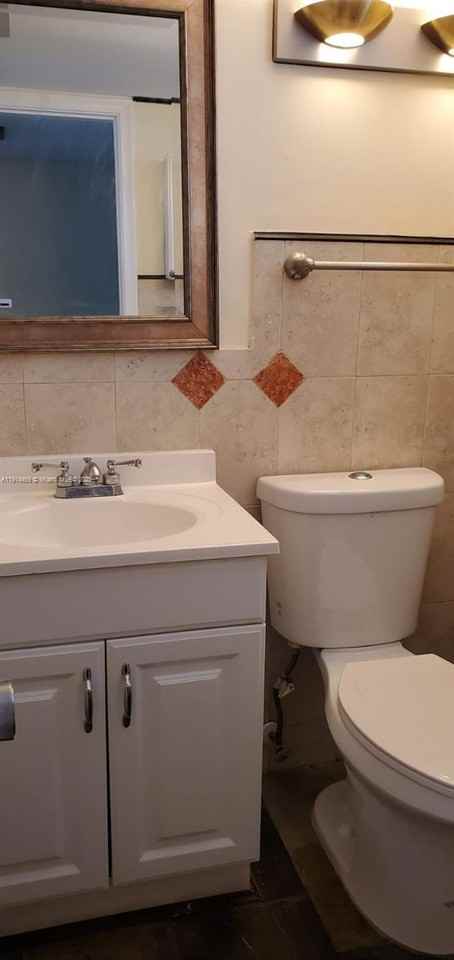 1701 Washington St #1701-202 - Photo 7 of 9