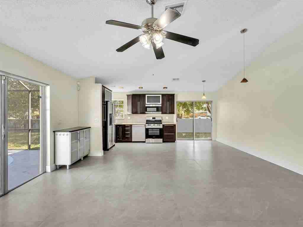 13400 Nw 5th Ct #13400 - Photo 3 of 50