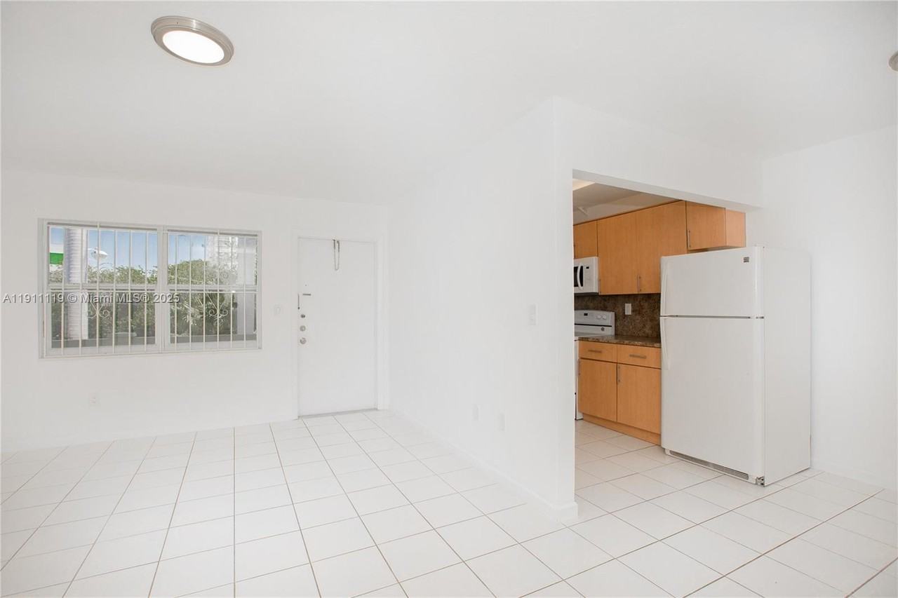 1060 Ne 78th St #1060-10 - Photo 2 of 16