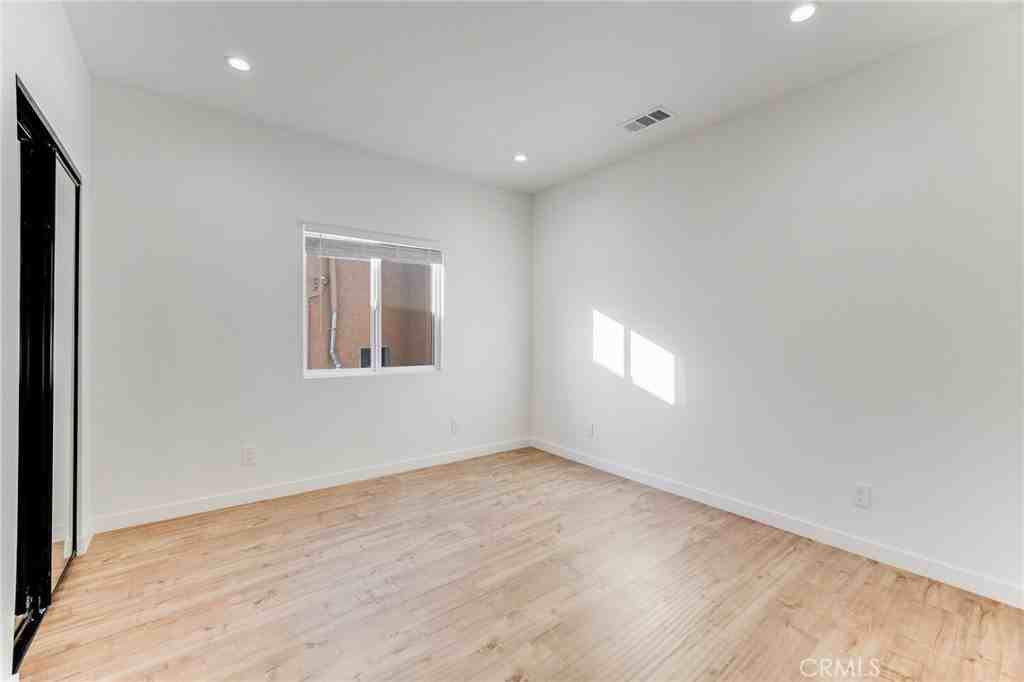 3261 City Terrace Dr #32611-4 - Photo 3 of 11