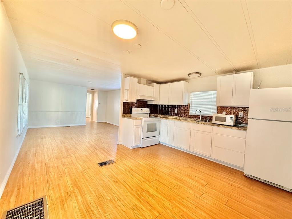 927 Village Dr #927 - Photo 6 of 8