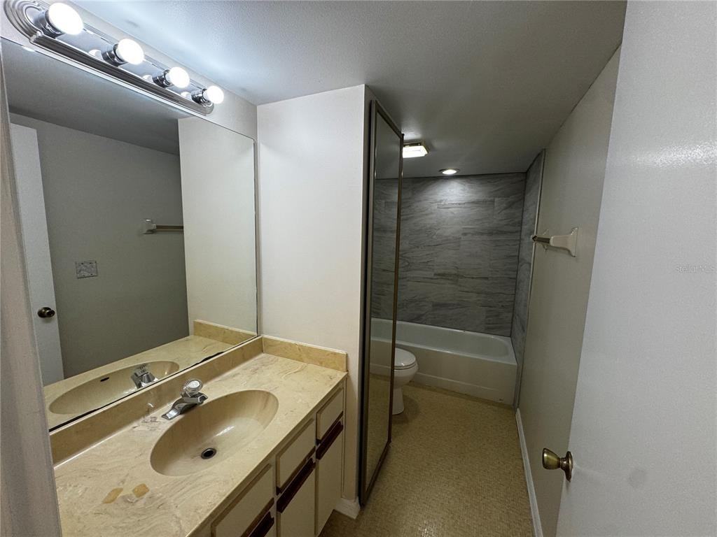 2902 Ash Dr #2902 - Photo 5 of 17